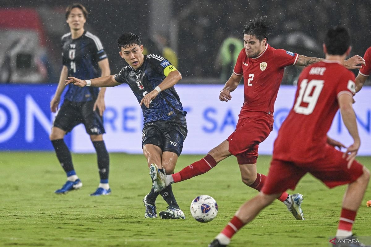 Berikut adalah judul alternatif untuk "Lima Pemain Timnas dengan Menit Bermain Terbanyak di Klub Musim Ini":

1. "Lima Bintang Timnas dengan Jam Terlama di Lapangan Musim Ini"
2. "Pemain Timnas Teratas: Lima Kinerja Paling Konsisten di Klub Musim Ini"
3. "Lima Pemain Timnas Yang Mendominasi Minut Bermain di Klub Musim Ini"
4. "Daftar Lima Pemain Timnas dengan Rekor Menit Bermain Tertinggi di Klub Musim Ini"
5. "Pemain Timnas dengan Waktu Bermain Paling Signifikan: Lima Teratas Musim Ini
