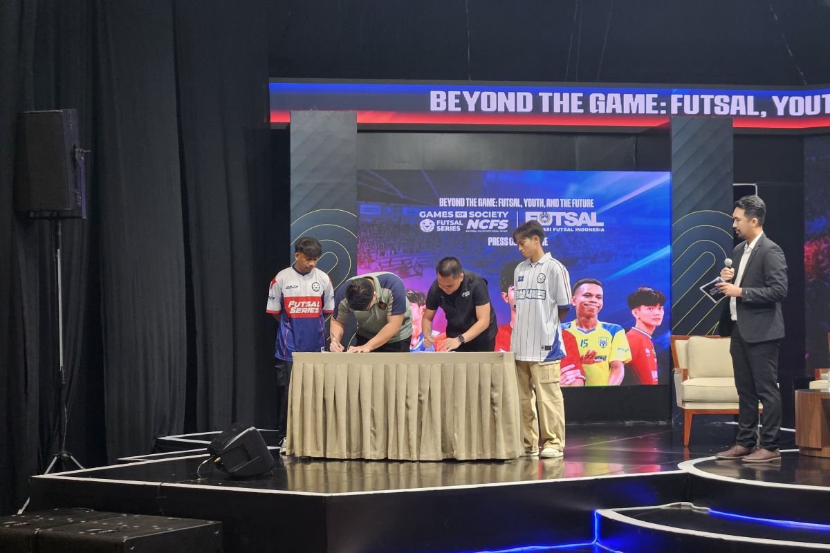 Berikut adalah beberapa alternatif judul untuk "FFI dan Games of Society Jalin Kerja Sama Pembinaan Futsal":

1. "Kolaborasi FFI dan Games of Society dalam Pengembangan Futsal"
2. "FFI Bersama Games of Society: Membangun Sinergi di Dunia Futsal"
3. "Sinergi Pembinaan Futsal: Kerja Sama FFI dan Games of Society"
4. "FFI dan Games of Society: Bersatu Membangun Talenta Futsal"
5. "Kerja Sama Strategis FFI dan Games of Society dalam Pembinaan Futsal"
6. "Menggandeng Games of Society, FFI Perkuat Pembinaan Futsal"
7. "FFI dan Games of Society: Bersinergi dalam Mendorong Dunia Futsal"
8. "Partnering for Progress: FFI dan Games of Society dalam Pembinaan Futsal"
9. "FFI & Games of Society: Kemitraan dalam Meningkatkan Futsal"
10. "Pembangunan Futsal Melalui Kolaborasi FFI dan Games of Society"

Semoga judul-judul ini membantu!