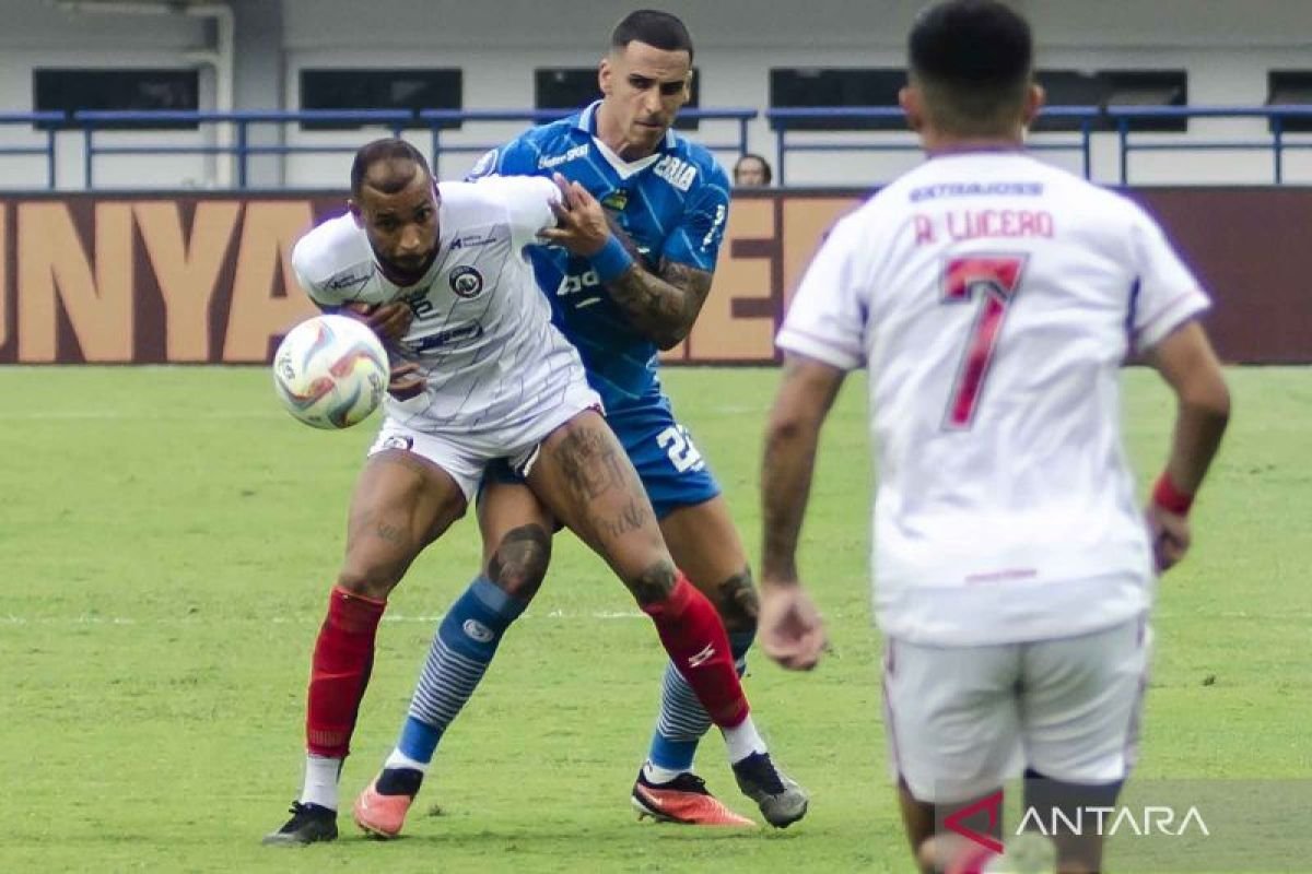 Jadwal Super League: Arema Menyambut Persib, Persija Bertemu PSM